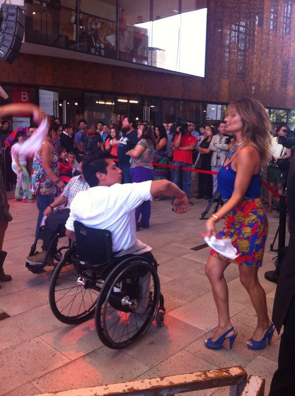 Teleton's tweet photo. En un baile de cueca nos acompañó @macarenavenegas @GrilloAranguiz y @Guatonsalinas #ArteTeleton http://t.co/qOPXk7zKFi