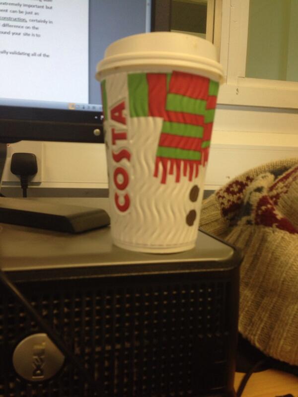 1Munchy's tweet photo. Even college is trying to make me festive http://t.co/misx0FSTxa