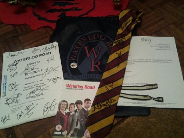 WRFanBook's tweet image. The cast got our Christmas card!!!! I was sent this!!! #LuckiestGirlInTheWorld