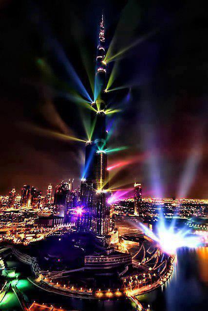 GeneralPorn's tweet photo. Burj Khalifa, Dubai http://t.co/rtvkmP6d0Z