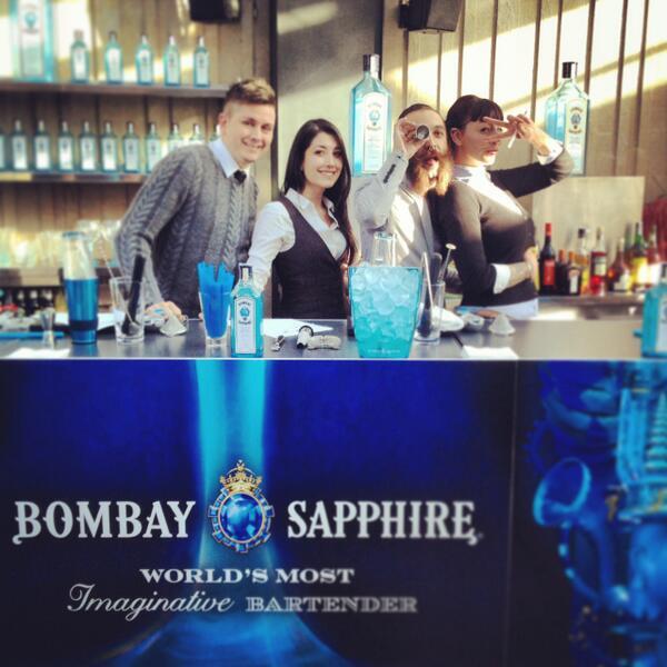 BombayMixology's tweet photo. Camaraderie between competitors in the Spanish semi-final. #MostImaginativeBartender http://t.co/glrs32Vy6p