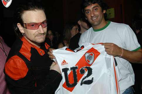 Bono con el Enzo!!! inovidable...