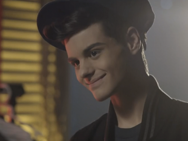"Hoy el corazón me va a estallar" dice Abraham Mateo. #Girlfriend en el álbum AM. En iTunes smarturl.it/AbrahamMateoAM1
