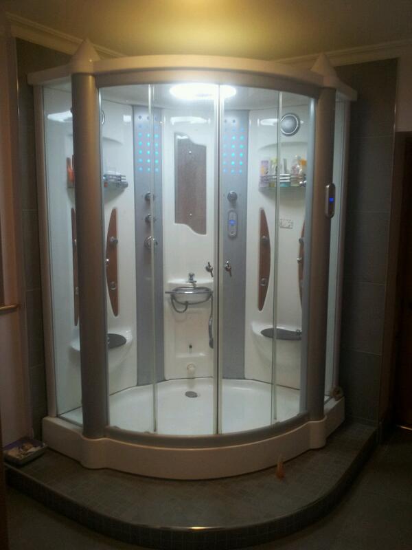 TMountain24's tweet photo. At my dads nice to be back in this badboy after a while remember this @DixonJake goodtimes #likeabossshower #fresh http://t.co/WpiqLnjGik