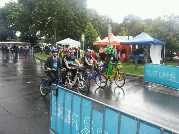 The <a href="/CrikeyCadel/">Crikey Cadel</a> team #SUnR with friend of OYH <a href="/sjnash/">Stephen Nash</a>