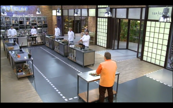 grupoboomerang's tweet photo. ¡Arranca #topchef10! 5 concursantes aspiran al título. Sólo 4 pasarán a la semifinal de @TopChefA3 #chicotrip http://t.co/hlOV1qhzkI