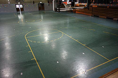 StJohnsBBall's tweet photo. “@FirstHoops: @ChrisMullin17 #firsthoop #first #basketball court #Brooklyn #NYC #firsthoops #NBA @hoophall #sjubb http://t.co/MvRAvl1S3Y”