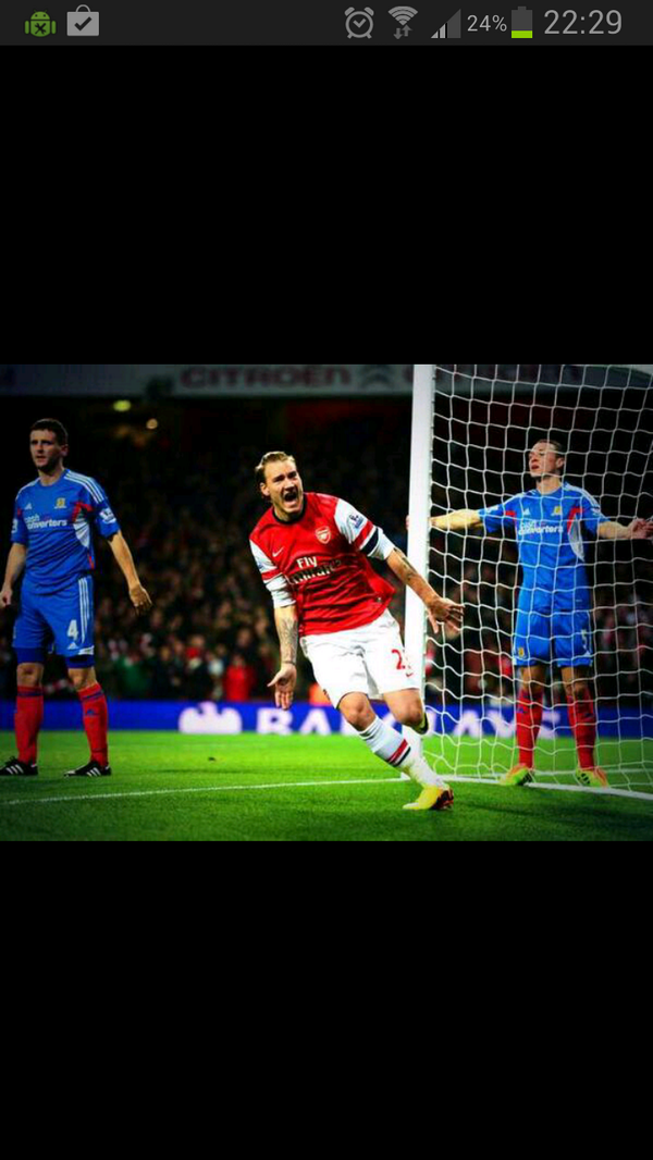 oggie111's tweet photo. Brillant t nite @bendtnerb52 keep t goals coming and dont even think of cutting that hair #thekingisback http://t.co/bNp4aYxxAQ