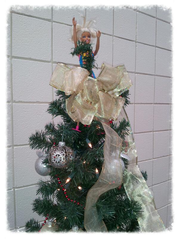 PoolBarbie12's tweet photo. I'm such an angel! #wheresbarbie #pooltree http://t.co/3Xui0nkC7X