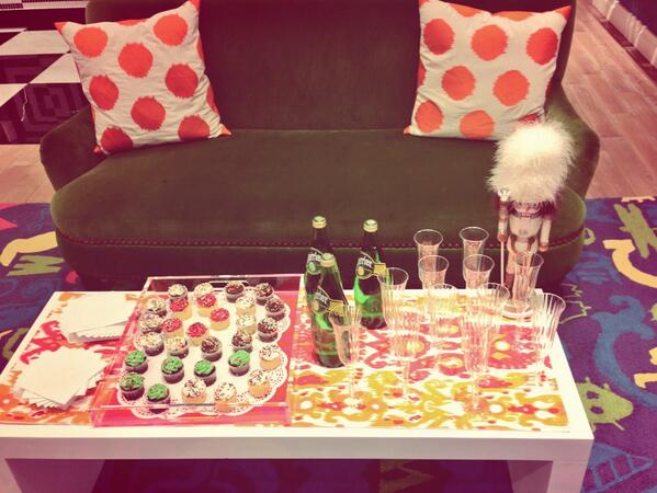 Cupcakes and shopping at the <a href="/redbookmag/">REDBOOK</a> @cwonderstore special holiday night in Westchester.