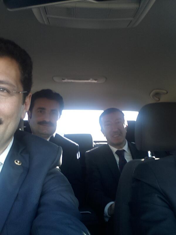 "Dünyaya geldiğim anda
Yürüdüm aynı zamanda
İki kapılı bir handa 
Gidiyorum gündüz gece" <a href="/AyhanSeferUSTUN/">Ayhan Sefer ÜSTÜN</a>