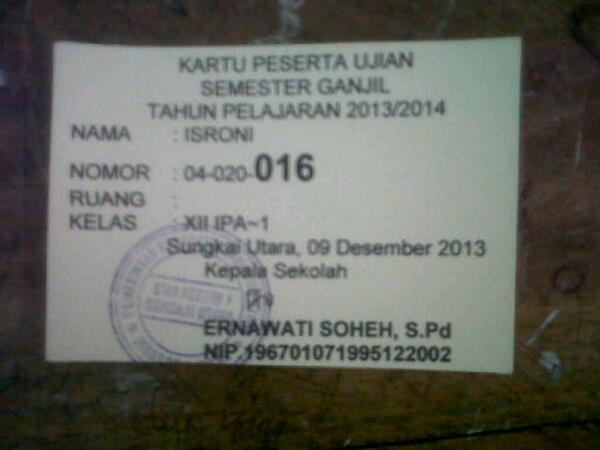 ISRONI3's tweet photo. Harga secarik kartu spt ini sj 200 rbu,,huh http://t.co/5B86b779if