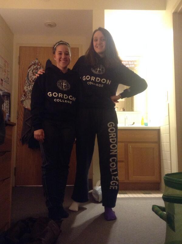 KateFerrisProbz's tweet photo. Roommate bonding. This is just creepy. Sweatsuits still aren't cool.... #kateferrisprobz http://t.co/VNHgnR1Uxr