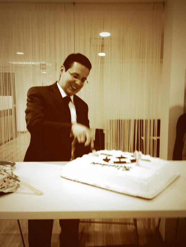 Edith_Ortiz_R's tweet photo. @AndrzejJawien feliz cumple!!!!!! :D http://t.co/vTZ6Yg9Wjc