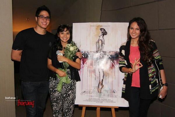 RT <a href="/nadinelist/">nadine chandrawinata</a>: :) "<a href="/bahasa_hanief/">A. Hanief AN</a>: <a href="/Mischa2903/">Mischa Chandrawinata</a> <a href="/nayaanindita/">Naya.Anindita</a> <a href="/nadinelist/">nadine chandrawinata</a> #Anna&amp;Ballerina cc <a href="/TaT_Zhu/">TATZUAR AMIR SOEBAGJ</a> "