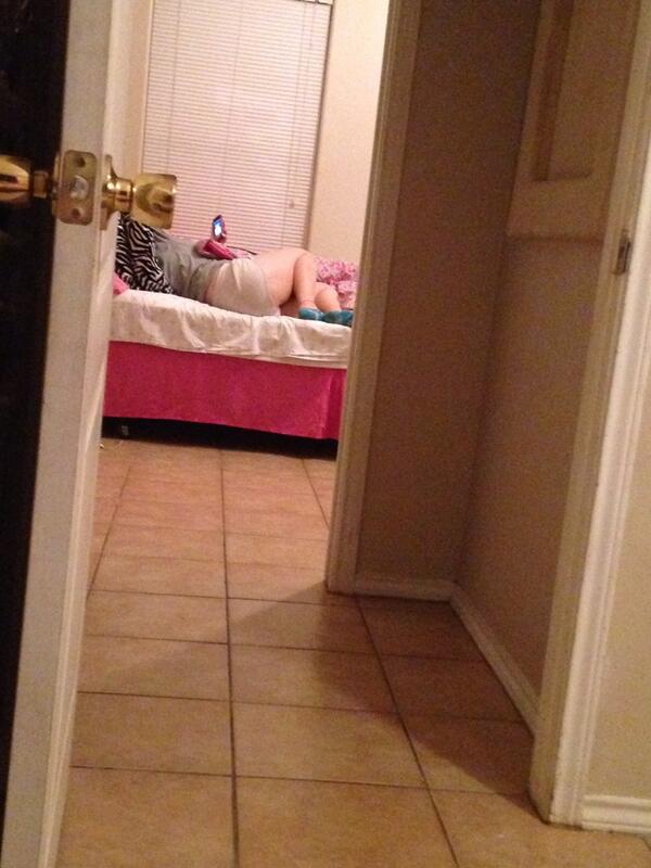 HannahShayeJ's tweet image. What I always stare at before going to bed😍 #myemma #socute @emilyfierro_