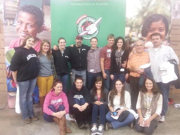 Parker0211's tweet photo. Adullem 2013 Operation Christmas Child http://t.co/k5aWZRkGee