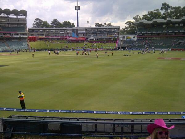 Ruwyn704's tweet photo. Hoping the reain stays away from a pink Wanderes ...so many talent on show ! #PureProtea http://t.co/iy01L5hnbz
