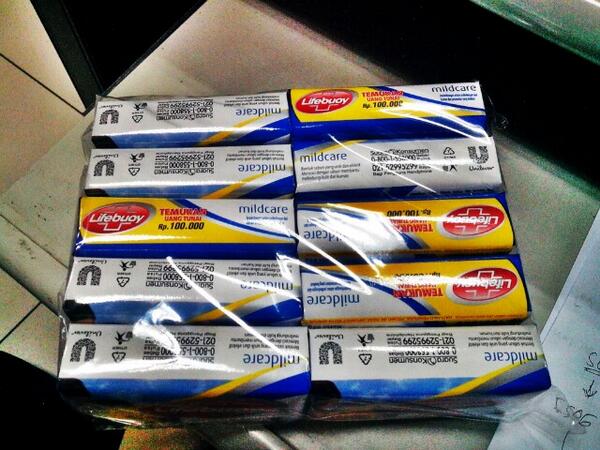 apri324's tweet photo. dapat sabun segini,, xexexexexx http://t.co/YtaAr2vHu2