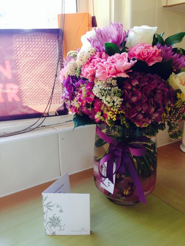 Loudonnelly1's tweet image. Thank you to the @TodayTonight Syd team for my gorgeous flowers #flowers #TodayTonight #7network
