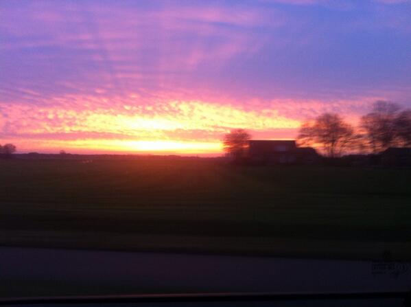 WouterKorten's tweet photo. @giel3fm #sunrise http://t.co/c0h49y7wbp