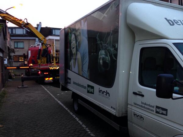 Keuken plaatsen en bezorgen met een kraan door <a href="/Keukenland/">Keukenland wijhe</a> , handig als je de keuken op de verdieping hebt ;)