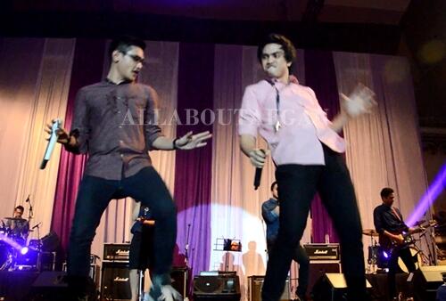 afganupdate's tweet photo. Jangan satukan dua orang ini di atas panggung. Sungguh, Kalau nggak mau panggung pecaaaaaaaaah #AfganEdisiOffAir http://t.co/BJ3G6juoOE