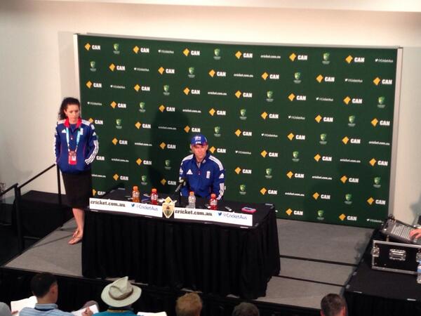 ECB_cricket's tweet photo. .@Swannyg66 chatting to media "I'll allow a minimum of 15 questions about my catch" #Ashes http://t.co/Rn2qRu4glv