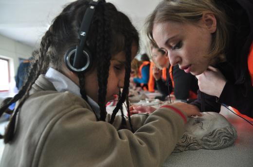 Hurriyet's tweet photo. RT @KulturSanat:
#İstanbul'da görme engelli çocuklara özel dünya eserleri sergisi açıldı http://t.co/zbYsHlZNxY http://t.co/Bqw0zHAWYR