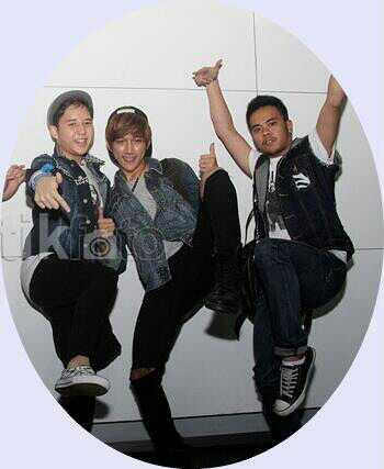DickyReza_Fans's tweet photo. kungfu panda wakakak @mrezanugrah @dickymprasetyo @Rangga_Moela http://t.co/FdHUgJkVIj