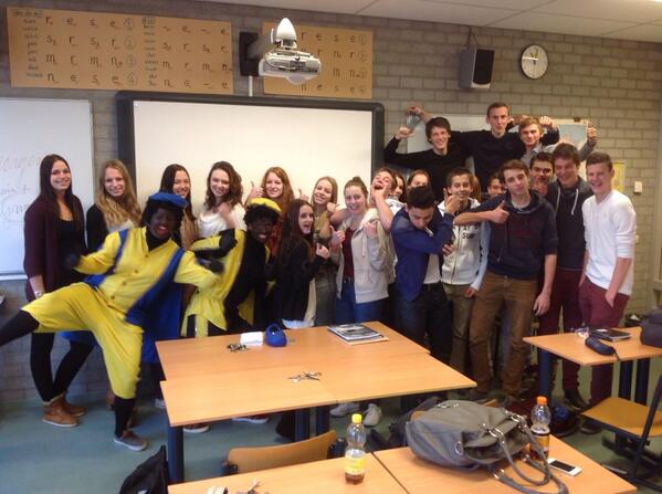 ArnoudKuijpers's tweet photo. #v5ef van @Candea_College kregen bezoekvan... http://t.co/6lJHTHk1iW