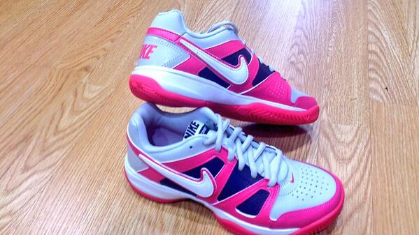 astorga49's tweet photo. Nueva Nike WMNS CITY COURT VII.Una magnífica deportiva para tus partidos de tenis.(mujer). http://t.co/PBbGEqmfC8