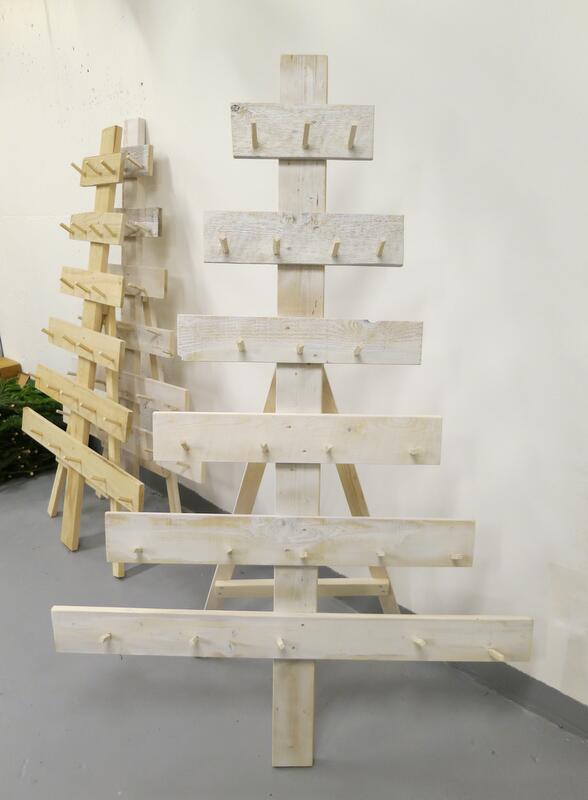 Šī ir ļoti "zaļa" eglīte vairākām sezonām. RT <a href="/lakstos/">lakstos</a>: Un rotāt vari arī pats :)