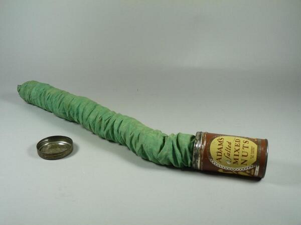 natashainthe30s's tweet photo. I used to think this was the funniest prank #30sclass #nevergetsold http://t.co/p9stDZwuX4