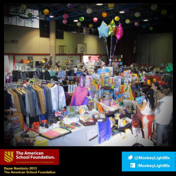 MonkeyLightMx's tweet image. Buenos días continuamos en @ASFmex  en su bazar navideño. Hay gran variedad de productos. #BazarASFmx #MonkeyLight