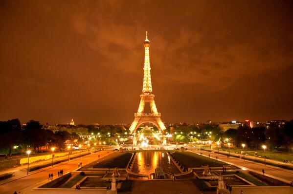 Europe_Pictures's tweet photo. La Torre Eiffel. PARIS. http://t.co/PYUl4ENiaw
