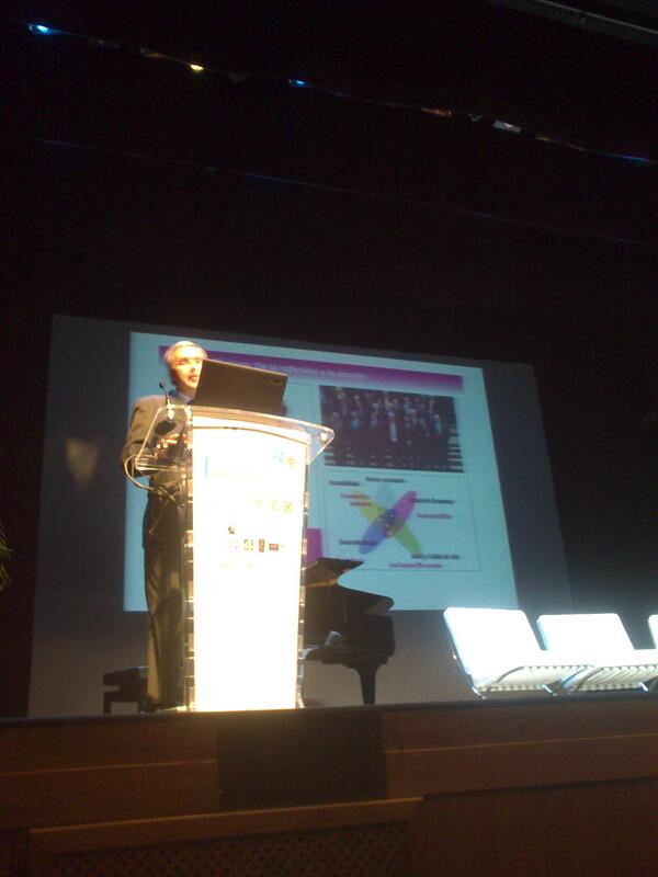 jopolu's tweet photo. @FGlobalis Poco pelo, mucha corbata y poca falda ¿foto de líderes o foto de los poderosos?#foroinnovacion http://t.co/1w2Dfpx7wu