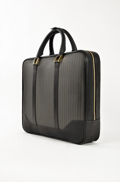 AznomSrl's tweet photo. #CarbonGold by a patented process is coated with #gold #24kt then woven together with the #carbonfiber http://t.co/1AUhUocJvD