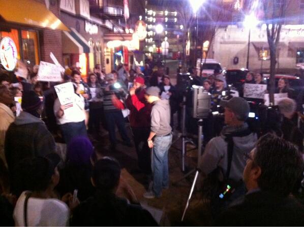 32BJPA's tweet image. On strike against low pay at McDonalds in Pittsburgh! We support the national #fastfoodstrike #pap2