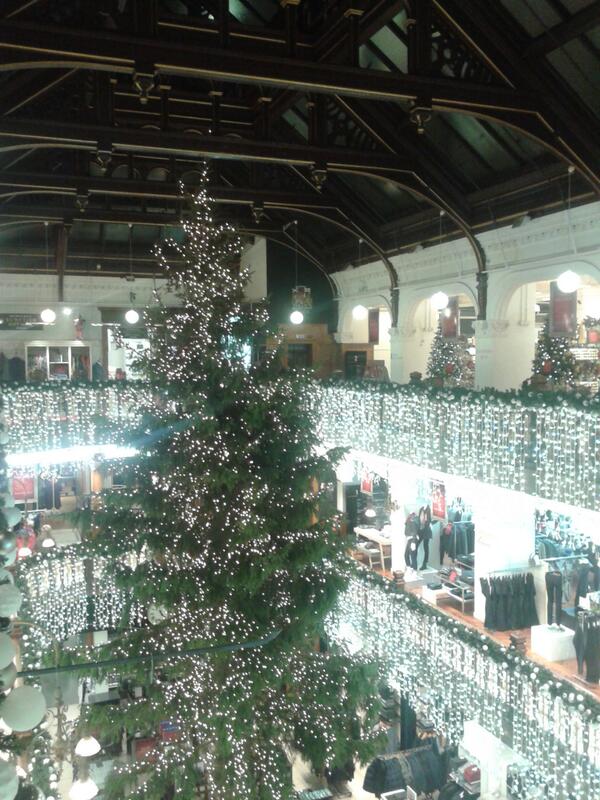 aboutEdinburgh's tweet image. Well a certain well known Department Store certainly lights things up!! #christmastree