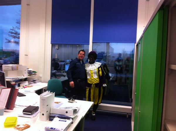 Kropman_Assen's tweet photo. Robert mag mee naar Spanje. Leuke actie !@SandwichatWork http://t.co/sFYOAtcPSw