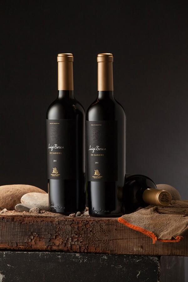 Luigi Bosca De Sangre, a nice Christmas wine! Visit our store to try it!