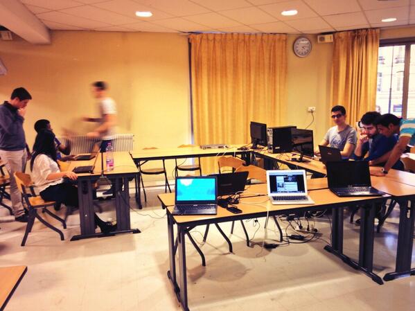 EatDrinkCodeRep's tweet image. La team @EatDrinkCodeRep en pleine préparation pour la #nuitinfo 2013 @ISEP