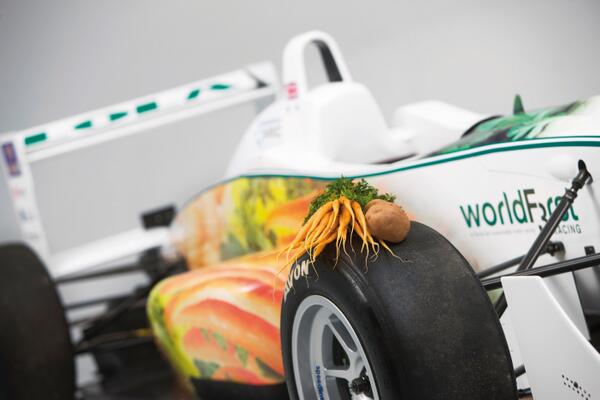 hanmahoney's tweet photo. Delighted 2confirm @wmgwarwick WorldFirst Car: F3 #biobased car run on #biofuels wil b@ #wbm14 http://t.co/5bNGcqCsHx http://t.co/2pjpep2sYI