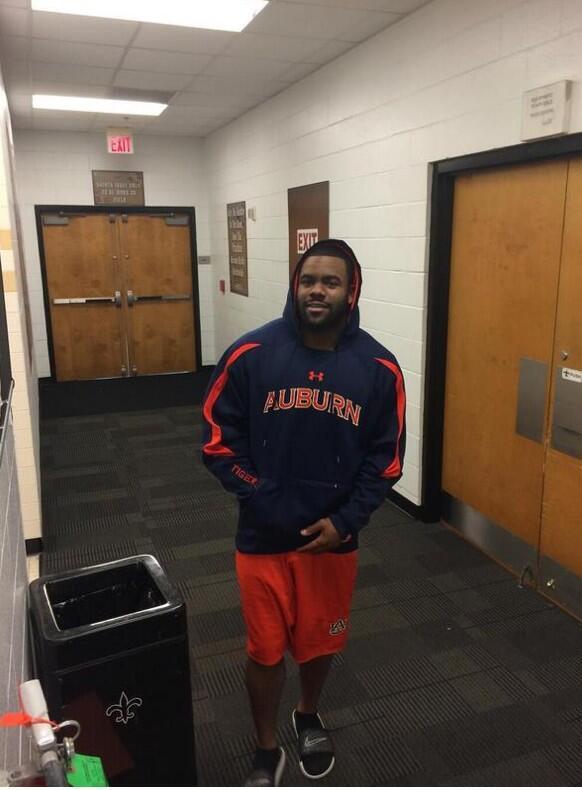 WarBlogle's tweet photo. Will Herring and Mark Ingram made an Iron Bowl bet. Will won. #auburn #wareagle http://t.co/HB1jsdTYDz