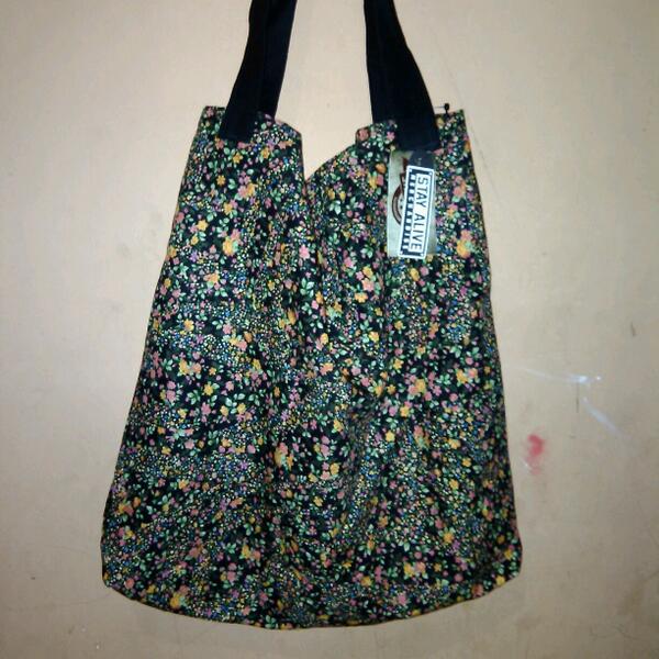 totebag..fabric cotton..size 40x41cm..for order 088801127637 / 76B1F2F3 (only 2 pcs) #very #limited