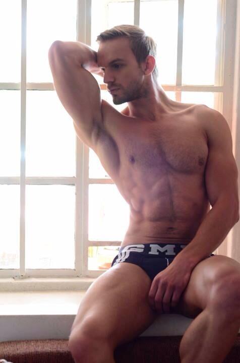 slumdog2013's tweet photo. “@frank2164: Good morning! http://t.co/BaDzHGCxSS”

I think I'm in lust