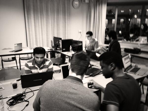 EatDrinkCodeRep's tweet image. Team @EatDrinkCodeRep en pleine réflexion !