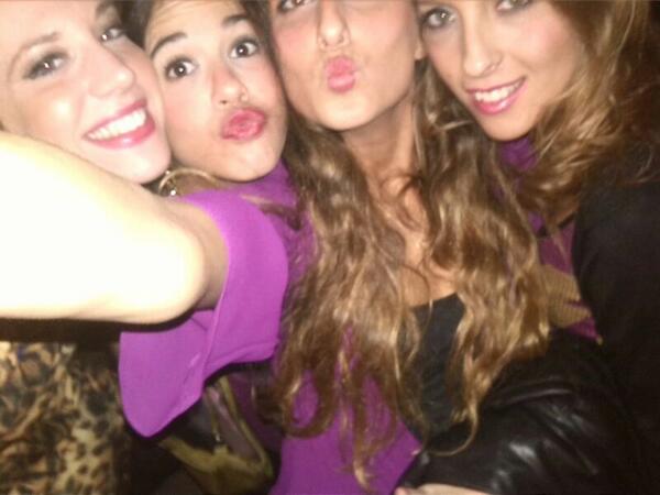 Isabelamr7's tweet photo. Fotichu de anoche con mis doctoras!! Great time @MaiteLDeLaRosa @HelenaVaSe plus yula http://t.co/DukoAB4RgT