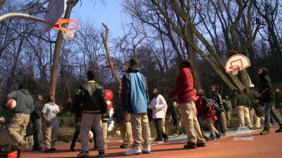 MonSportsNet's tweet photo. Christmas came early for @Hortons_Kids w/ a sweet new court from @HoopsFoundation &amp; @MSEFndn! http://t.co/YucPp6pKIC http://t.co/iDeTbmLajU